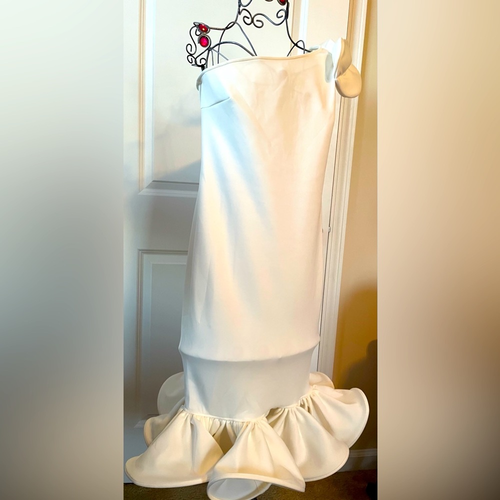 CQ by CQ one shoulder off-white formal Dress with Ruffles Size M NWOT